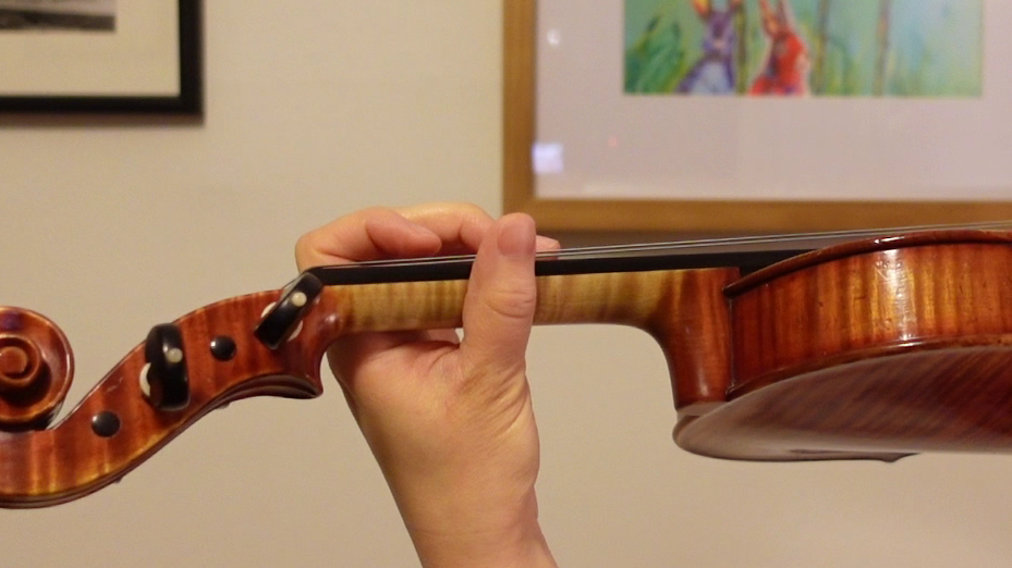 different hand shapes to prevent left-hand pain while playing violin